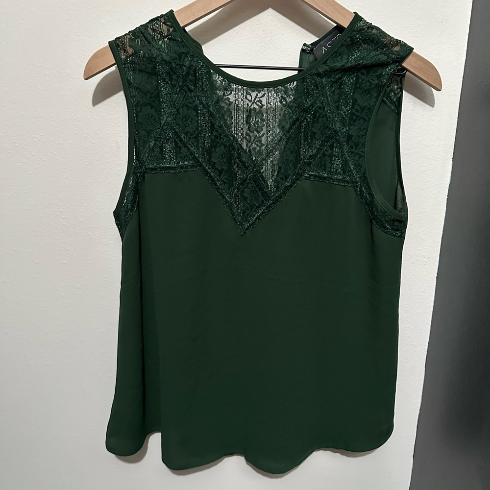 ASTR tank. Dark green with lace accent.